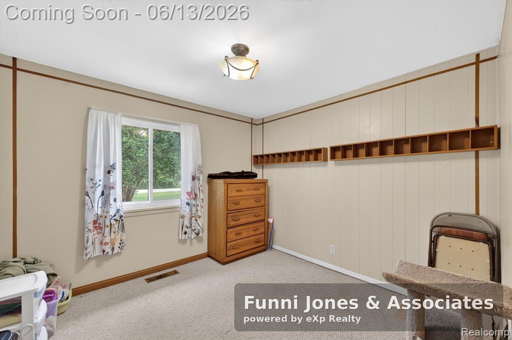 9650 Woodland Court, Ypsilanti, MI 48197 — Photo 18