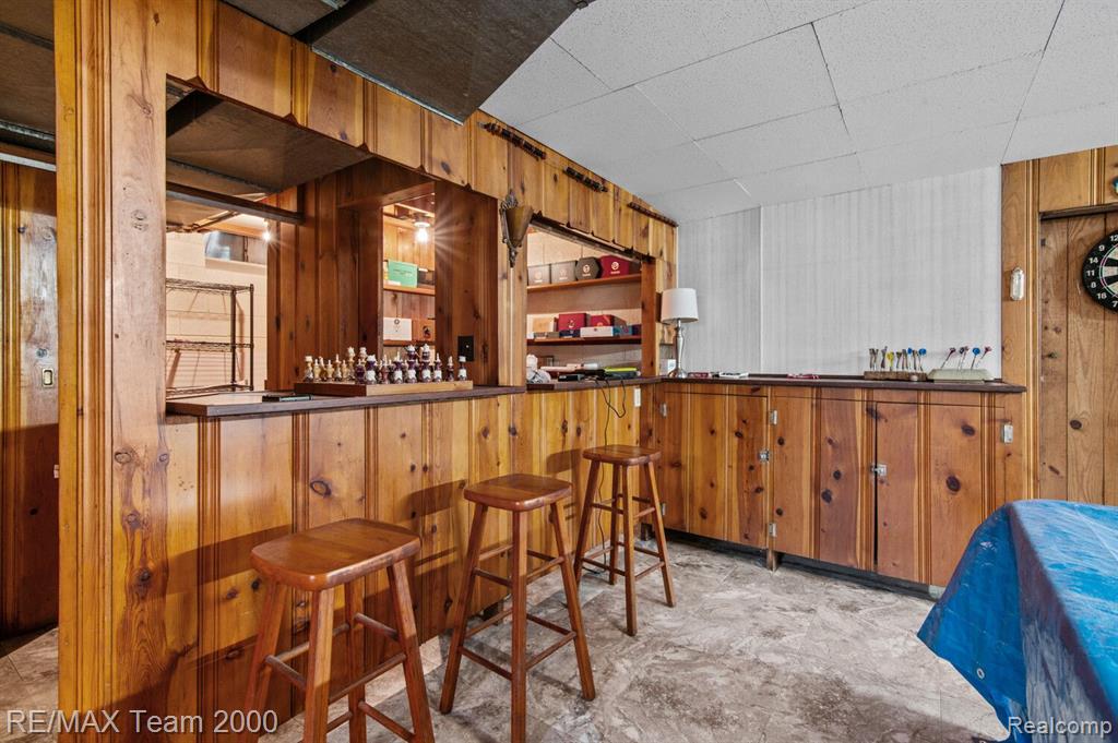 675 WOODCREST Drive, Dearborn, MI 48124 — Photo 16