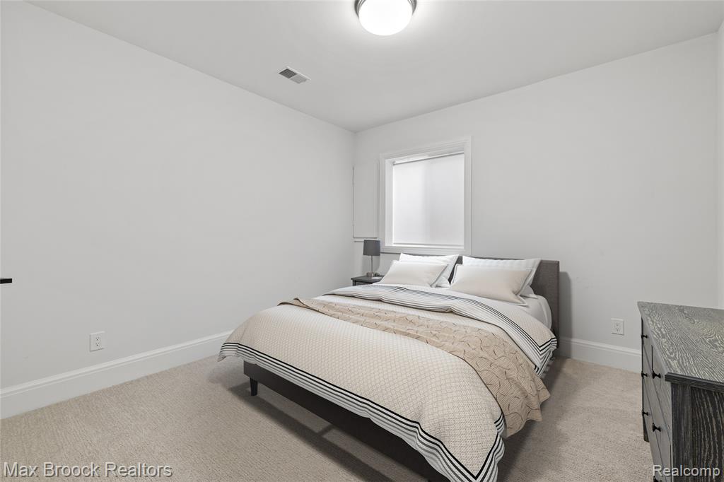 955 S BATES Street, Birmingham, MI 48009 — Photo 32