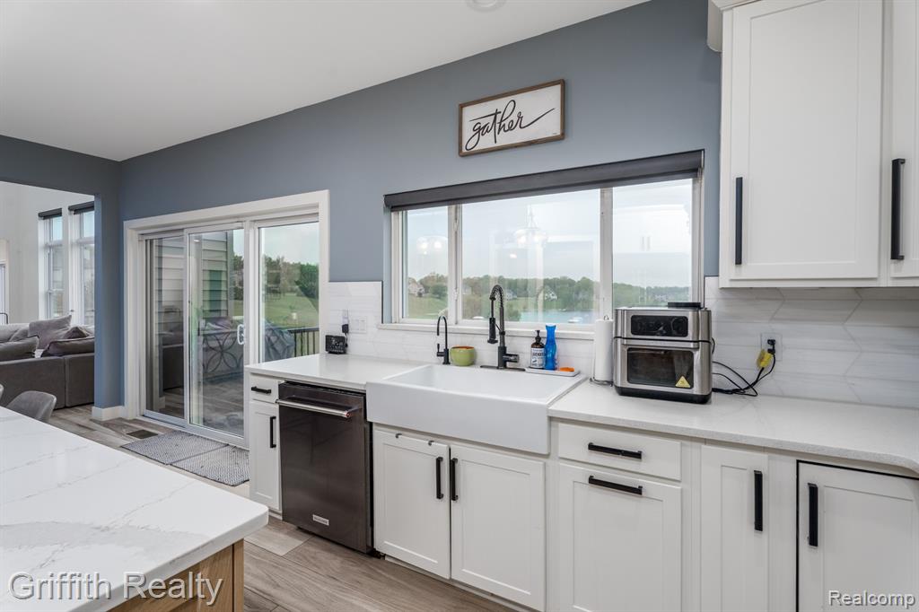 9869 Dartmouth Road Road, Clarkston, MI 48348 — Photo 28