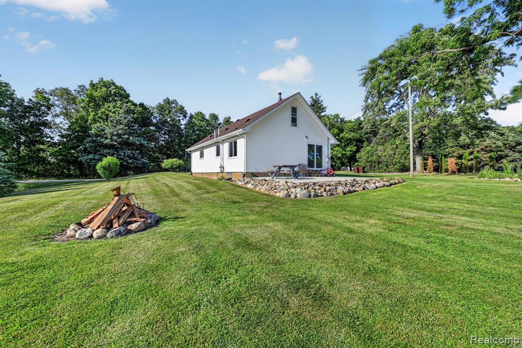 3658 Newburg Road, Bancroft, MI 48414 — Photo 45