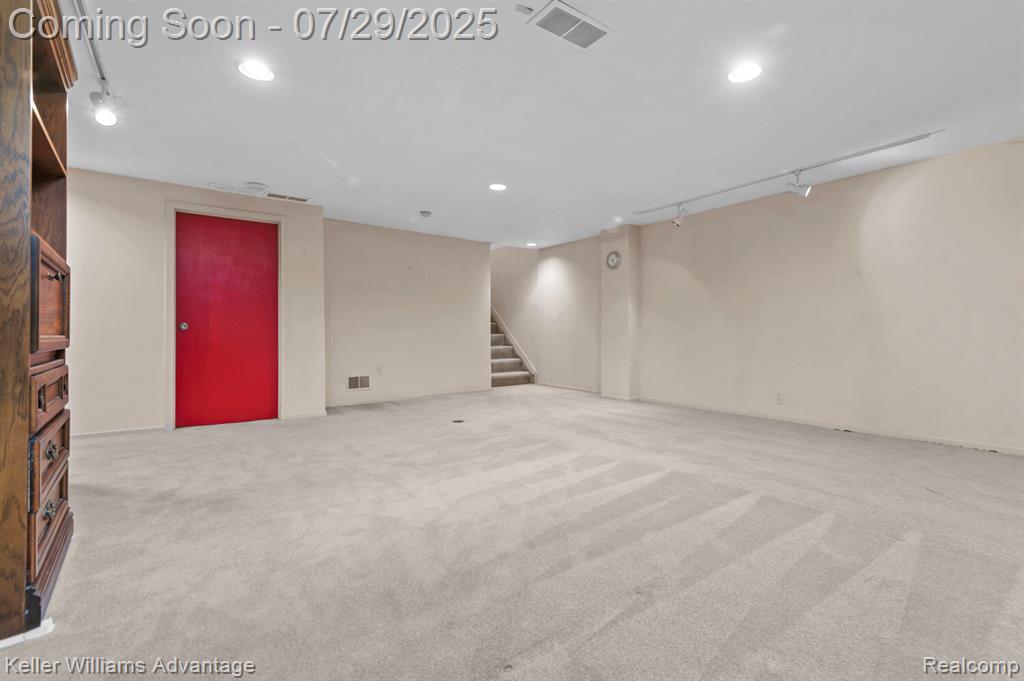 6660 Ridgefield Circle, 104, West Bloomfield, MI — Photo 25