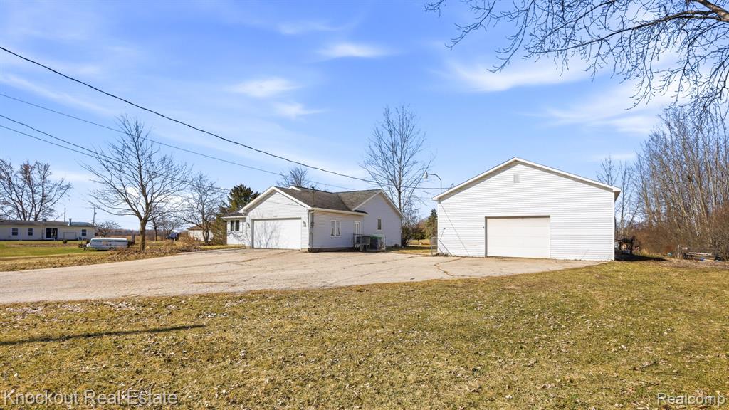 7045 Hospital Road, Freeland, MI 48623 — Photo 2