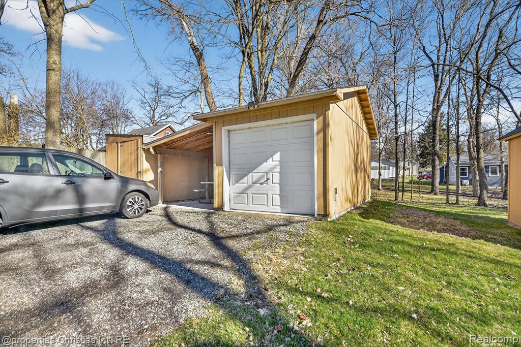 416 Lake Street, Howell, MI 48843 — Photo 32