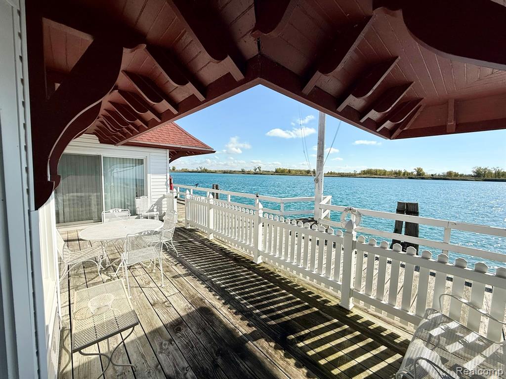 9963 S Channel Dr, MI 48028 — Photo 27