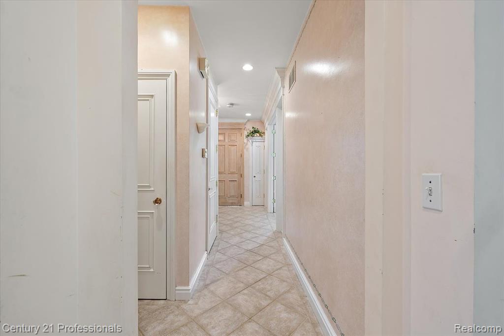 40205 Ashland Drive, Sterling Heights, MI 48313 — Photo 18