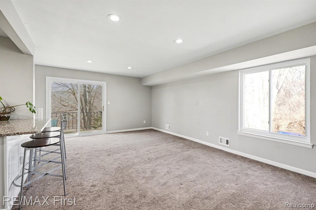 38103 Jefferson Avenue, Harrison Township, MI — Photo 6