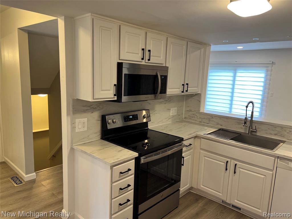 5658 DRAKE HOLLOW Drive E, West Bloomfield, MI — Photo 6