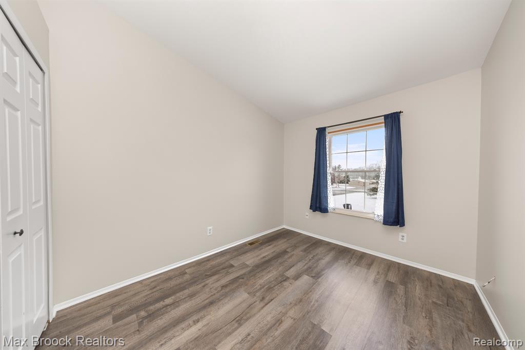31139 COUNTRY, Farmington Hills, MI 48331 — Photo 26
