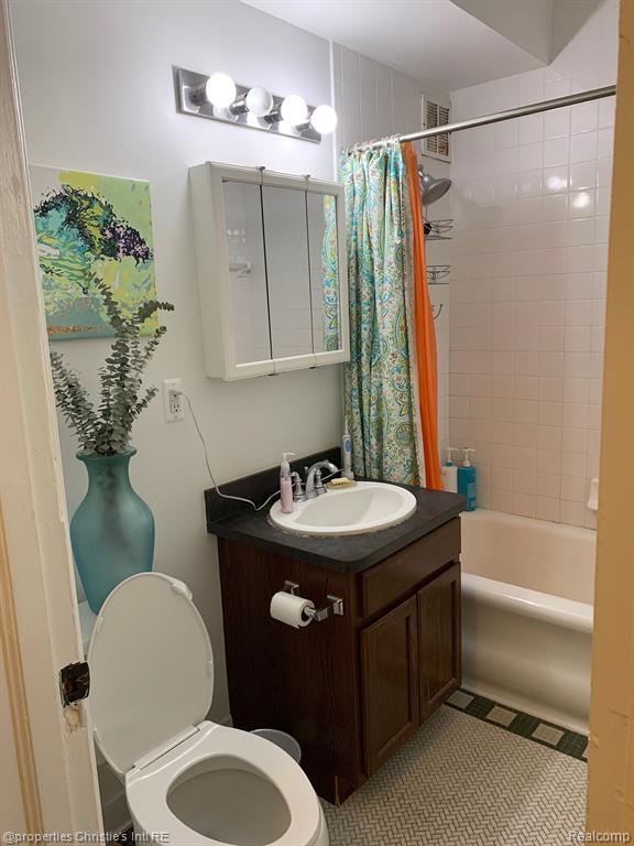 15 E KIRBY Street, 725, Detroit, MI 48202 — Photo 9