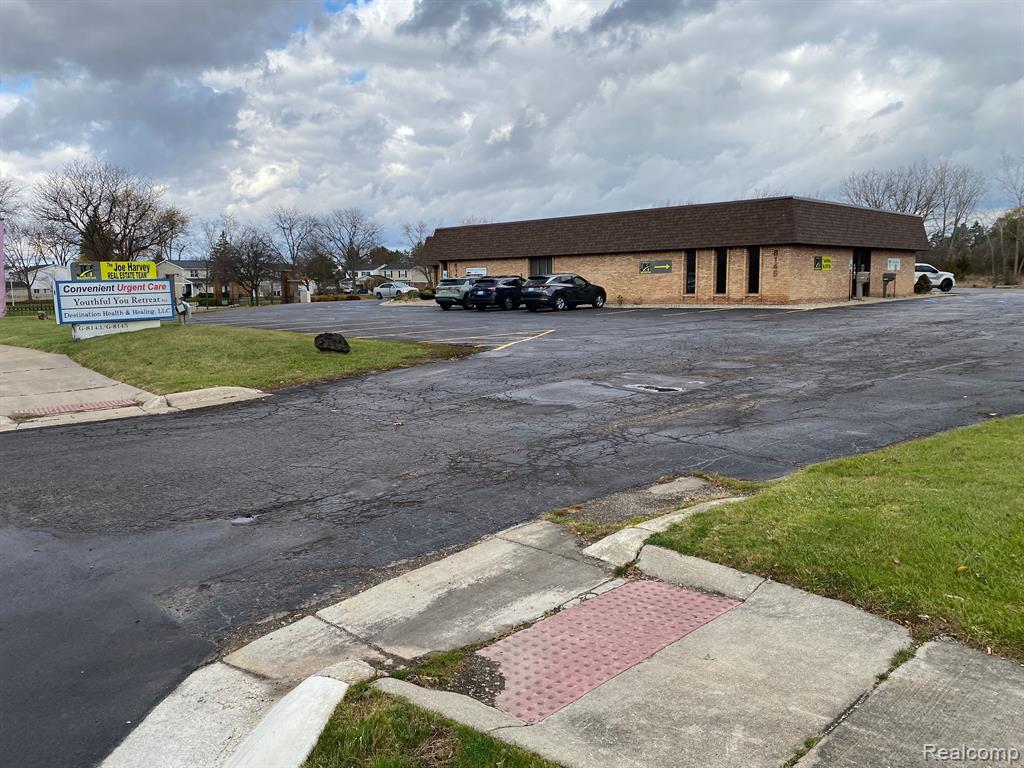8145 S SAGINAW Street, Grand Blanc, MI 48439