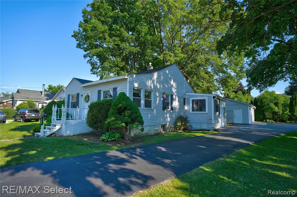 406 E Vienna Street, Clio, MI 48420 — Photo 2