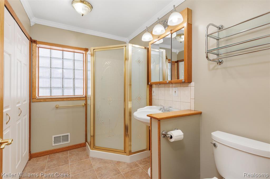 10045 Highland Road, White Lake, MI — Photo 8