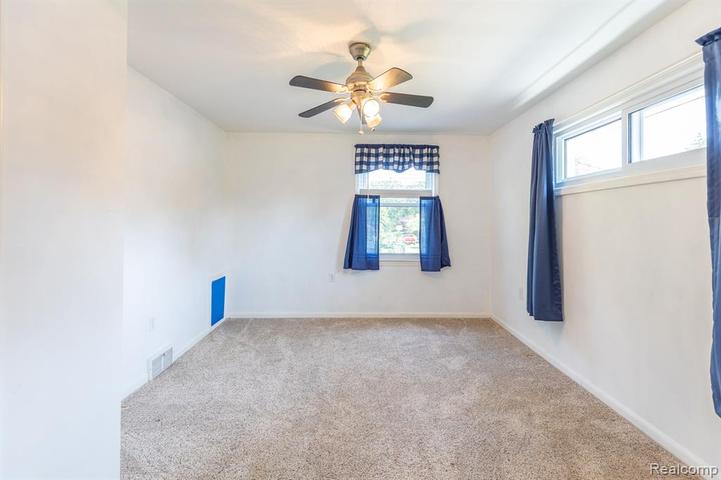 7950 ISLAND Boulevard, Grosse Ile, MI 48138 — Photo 31