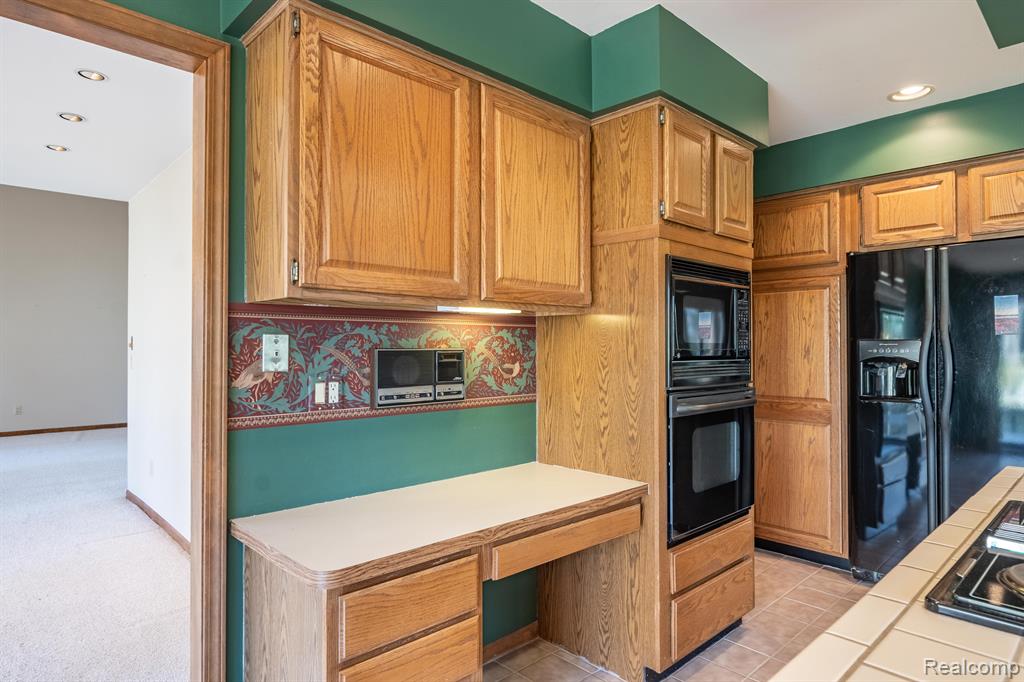4435 OAK POINTE Drive, Brighton, MI 48116 — Photo 24