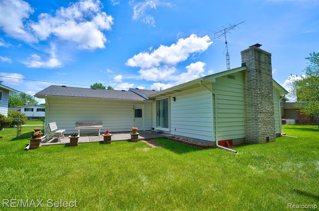 4460 DIXON Drive, Swartz Creek, MI 48473 — Photo 3