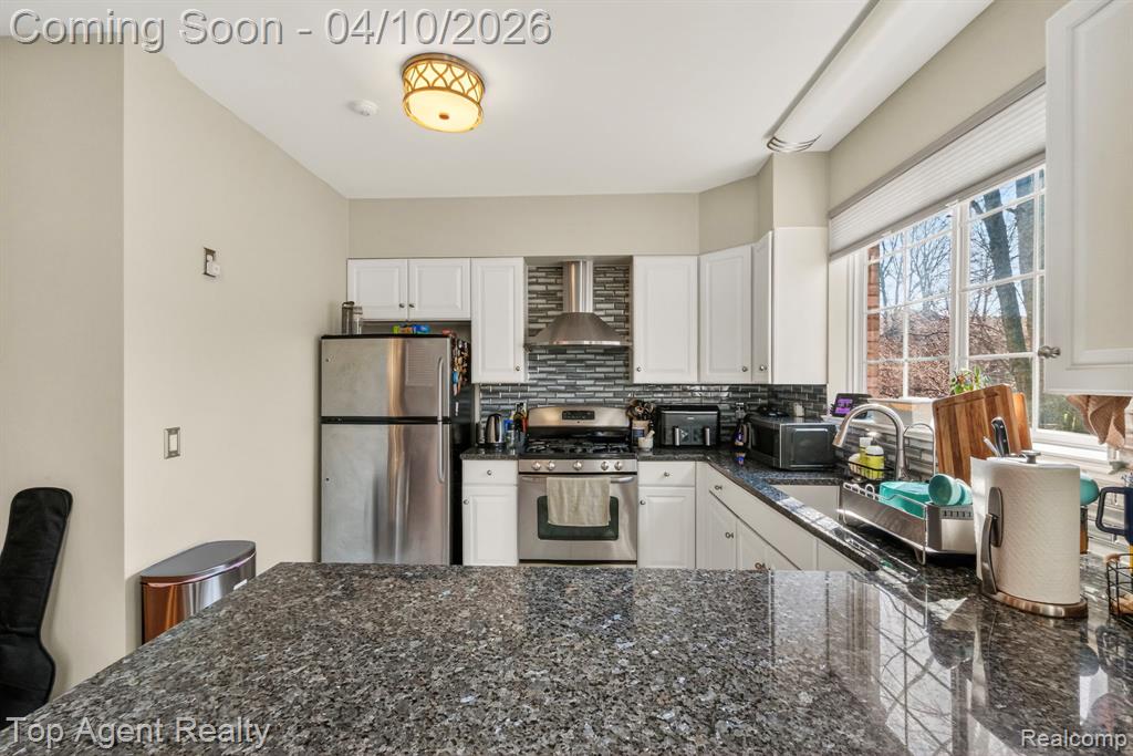 41567 Glade Road, 20, Canton, MI 48187 — Photo 15