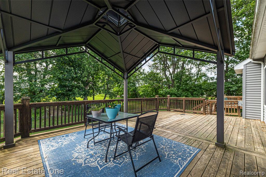 428 Pheasant Ridge Court, Ortonville, MI 48462 — Photo 38