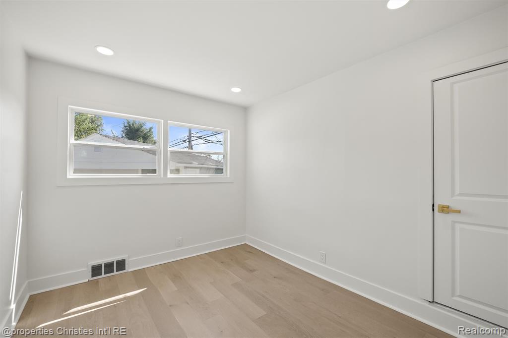 4109 Grandview Road, Royal Oak, MI 48073 — Photo 13