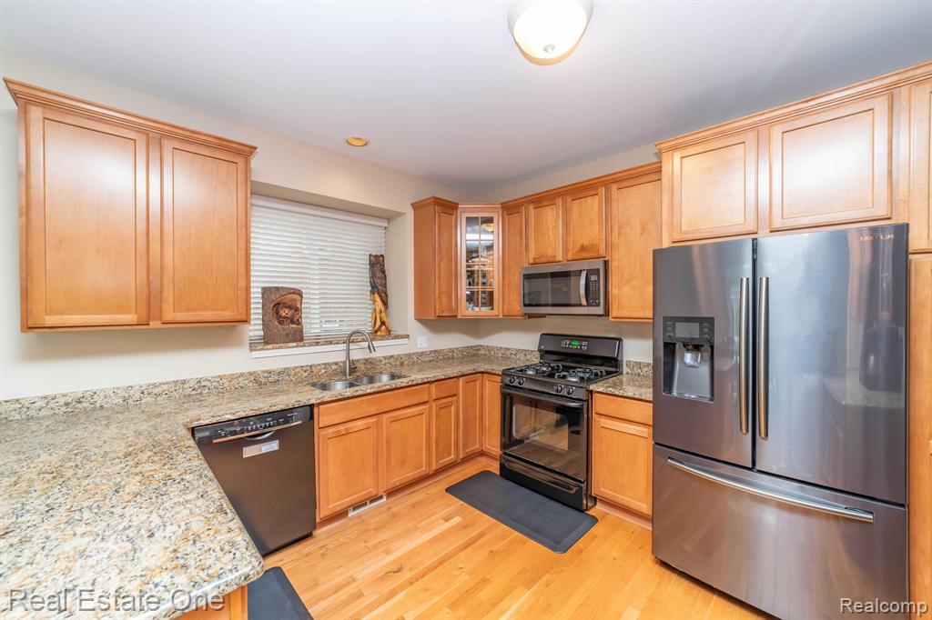 17017 BOULDER Drive, Northville, MI 48168 — Photo 39