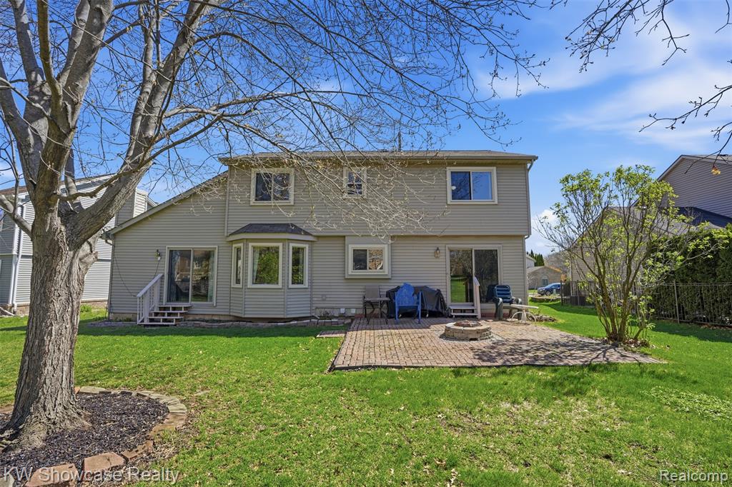 2015 Huntingdon Drive, Wixom, MI 48393 — Photo 38