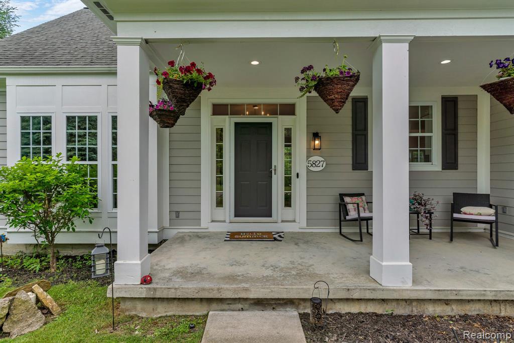 5827 WESTWOOD Drive, Grand Blanc, MI 48439 — Photo 9