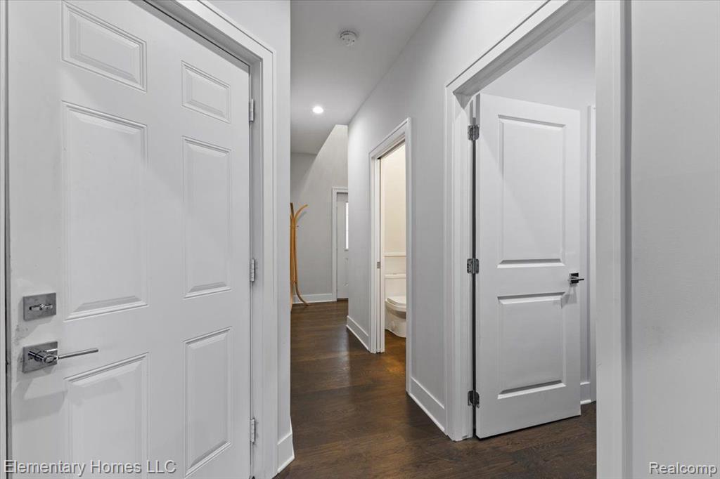 4003 Elmhurst Road, Waterford, MI 48328 — Photo 10