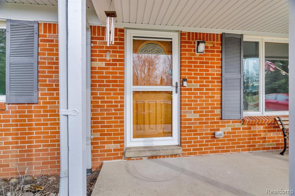 6084 HERBMOOR Street, Troy, MI 48098 — Photo 2
