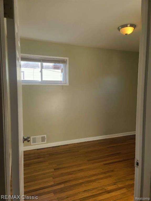 937 E ANNABELLE Avenue, Hazel Park, MI 48030 — Photo 13