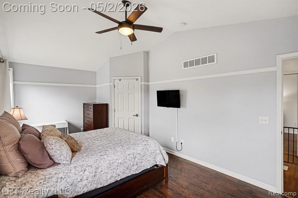 406 Mill Pond Drive, Fenton, MI 48430 — Photo 13