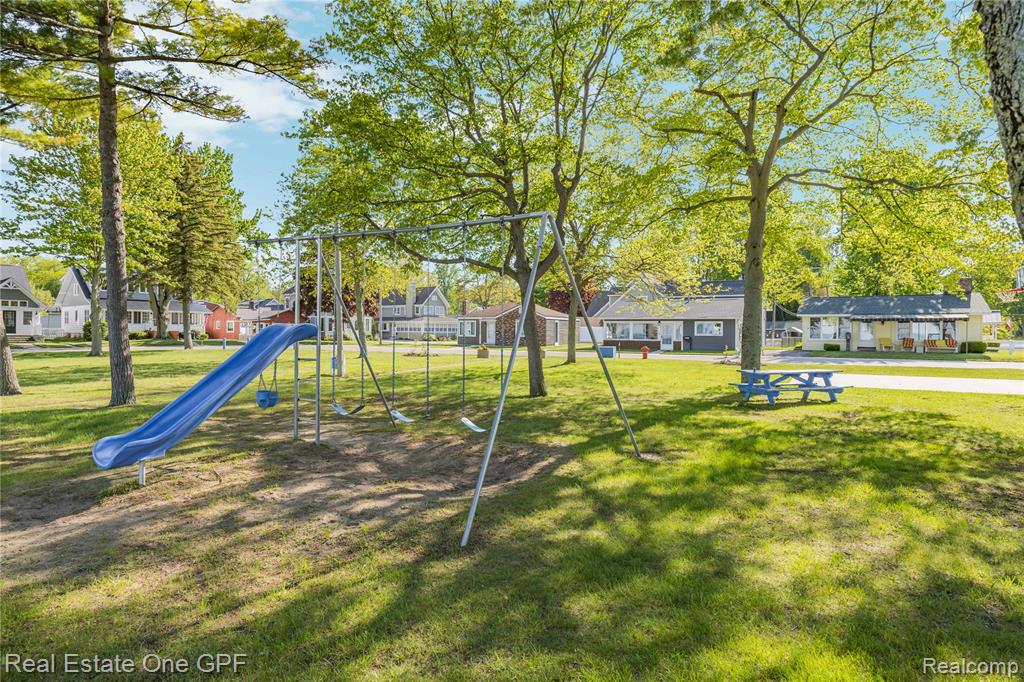 5871 Manor Drive, Fort Gratiot, MI 48059 — Photo 40