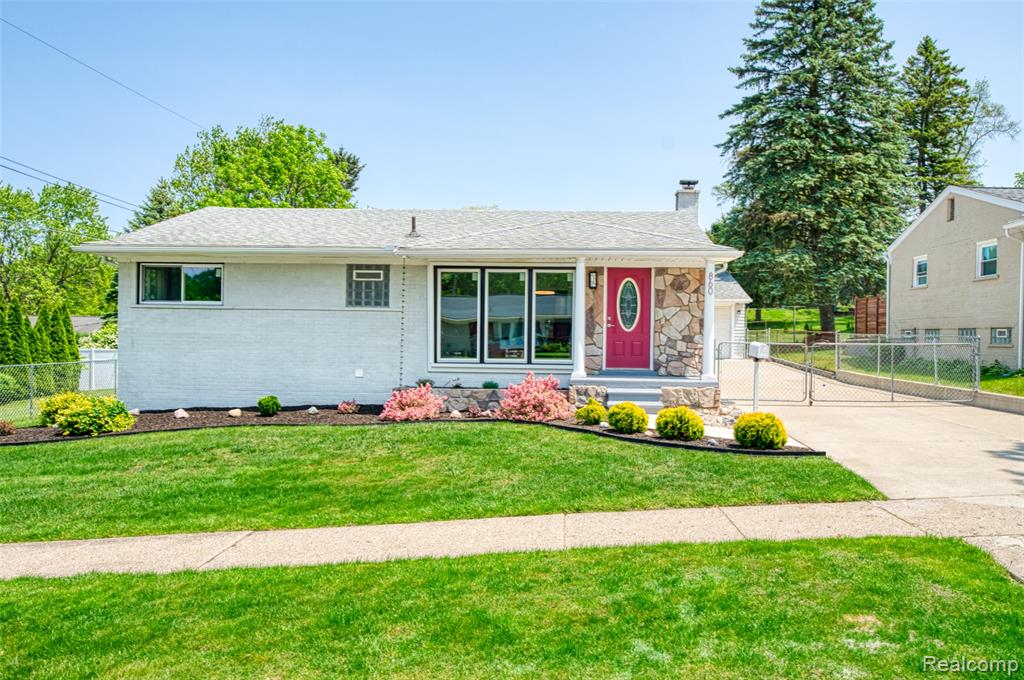 860 Friar Drive, Milford, MI 48381 — Photo 24