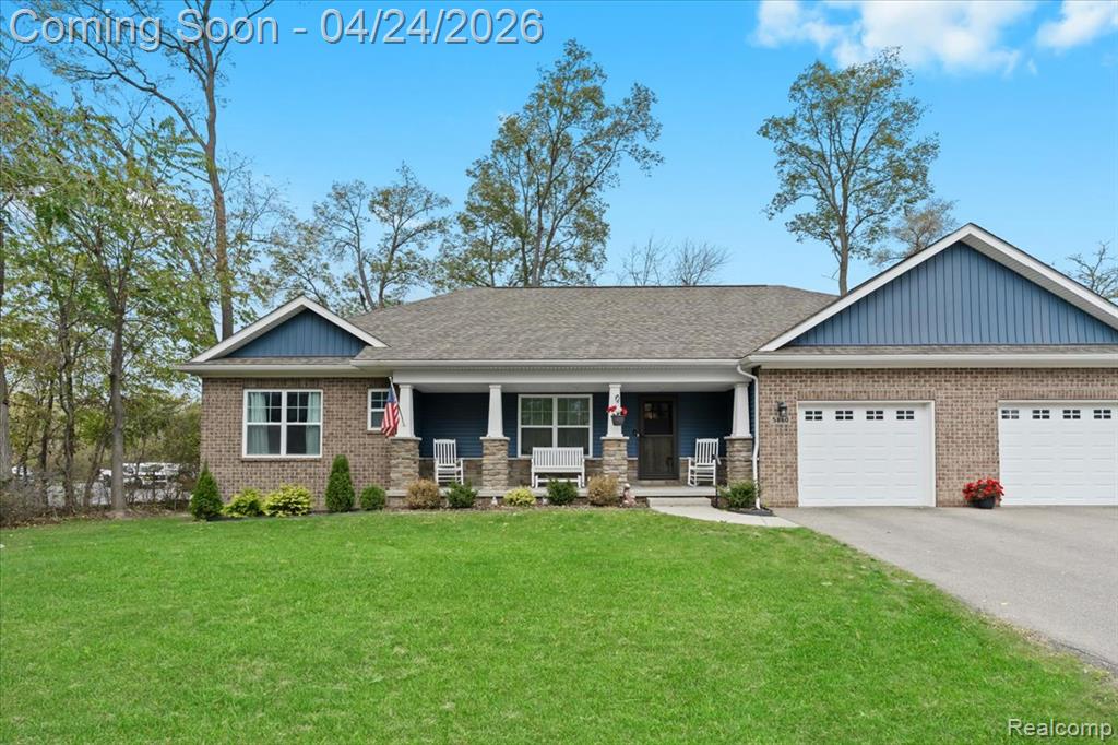 5860 Scenic Bluff Drive, Brighton, MI 48116 — front exterior