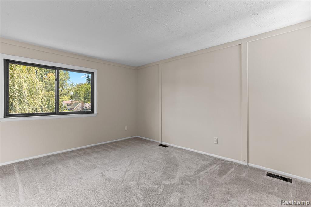 5086 FALMOUTH Drive, Troy, MI 48085 — Photo 31