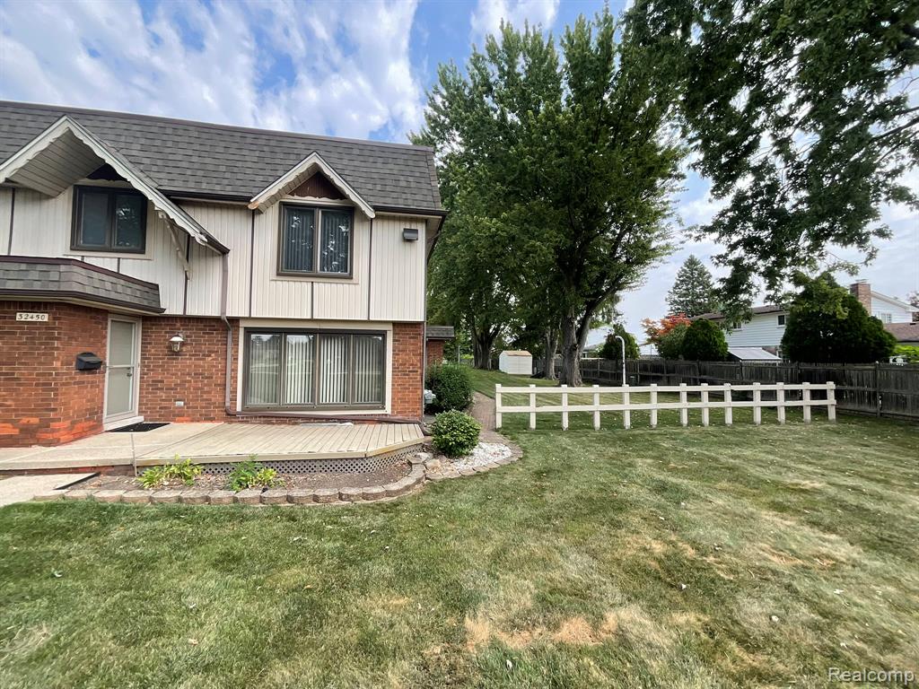 32450 Barclay Square, Warren, MI 48093