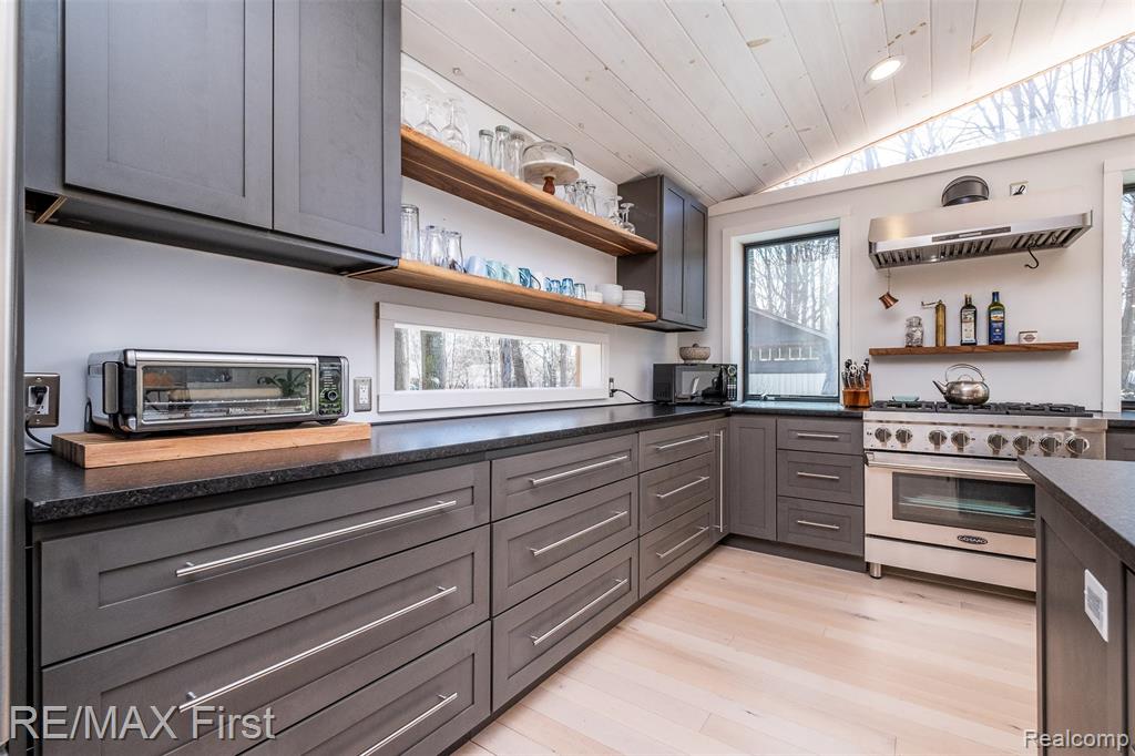 905 W Parker Avenue, Madison Heights, MI 48071 — Photo 22