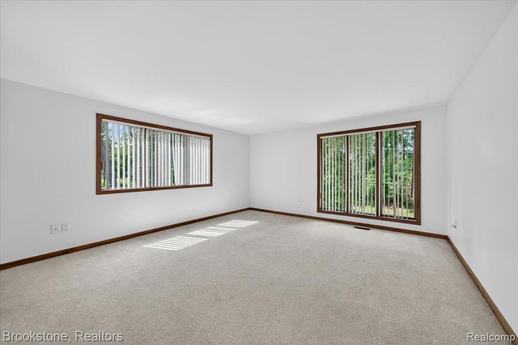 2610 Vanel Court, West Bloomfield, MI 48324 — Photo 32