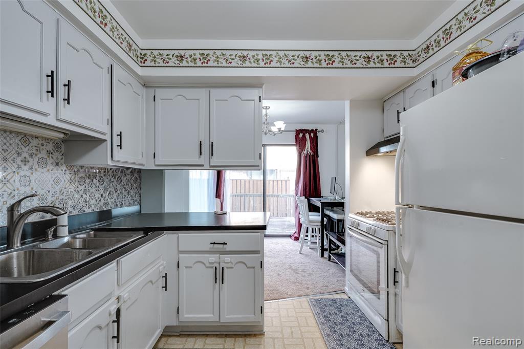 41617 Bedford Drive, Canton, MI 48187 — Photo 9