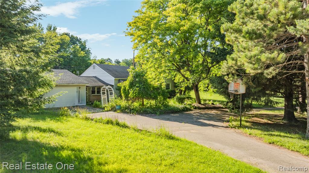 9585 N Eston Road, Clarkston, MI 48348 — Photo 6