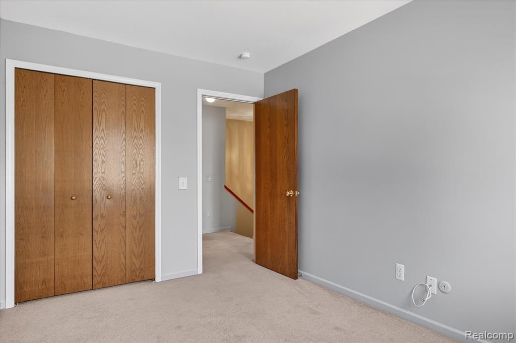 4364 S Meadow Drive, Waterford, MI 48329 — Photo 31