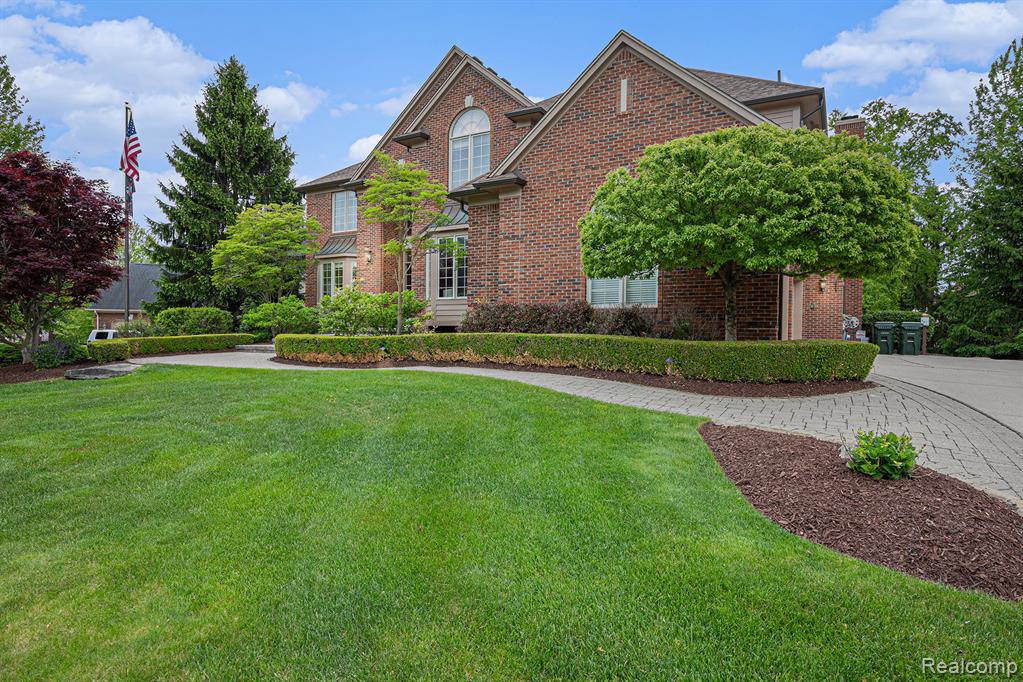 846 Majestic, Rochester, MI 48306 — Photo 2
