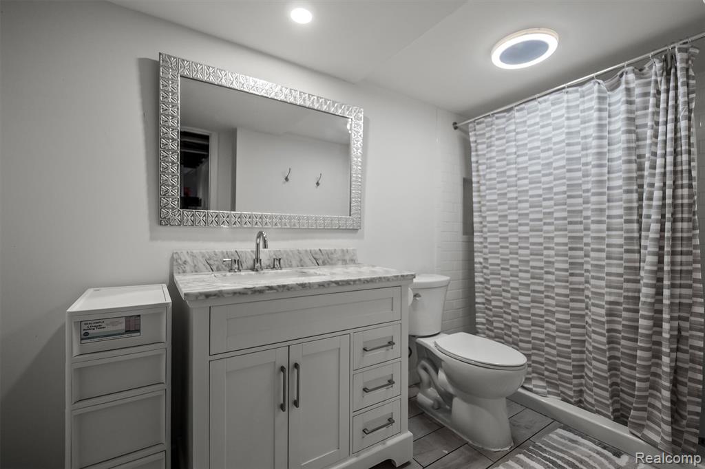 803 Oakridge Avenue, Royal Oak, MI 48067 — Photo 20