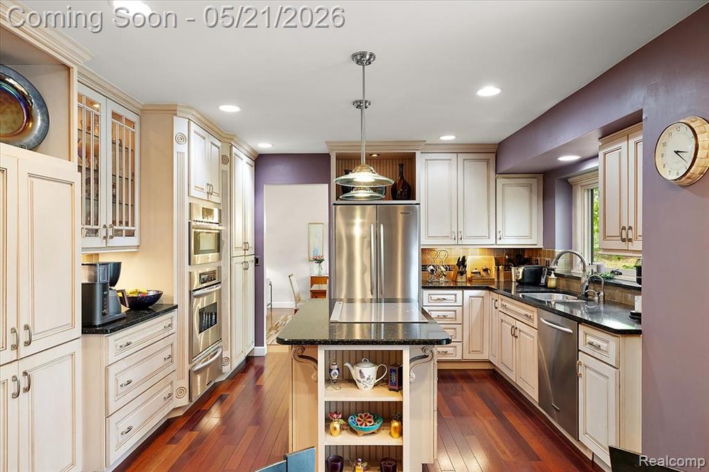 33891 Yorkridge Street, Farmington, MI 48331 — Photo 35