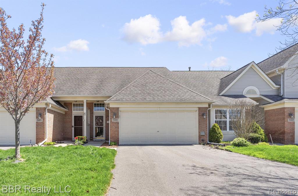 5485 GREENWAY Drive, Trenton, MI, 48183