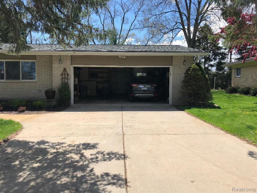 8135 KENWICK Drive, White Lake, MI — Photo 2