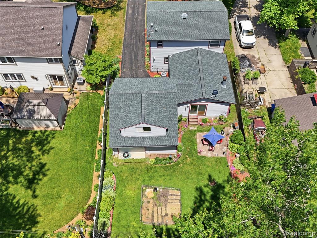 5565 Crescent Road, Waterford, MI 48327 — Photo 39