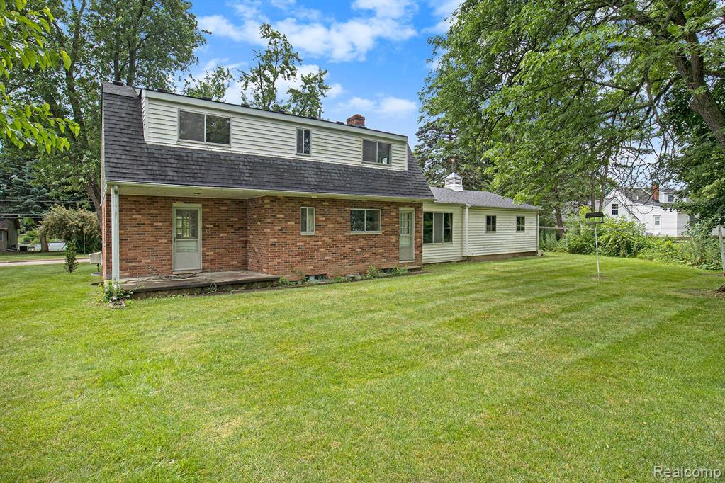 513 RIVERSIDE Drive, Linden, MI 48451 — Photo 24