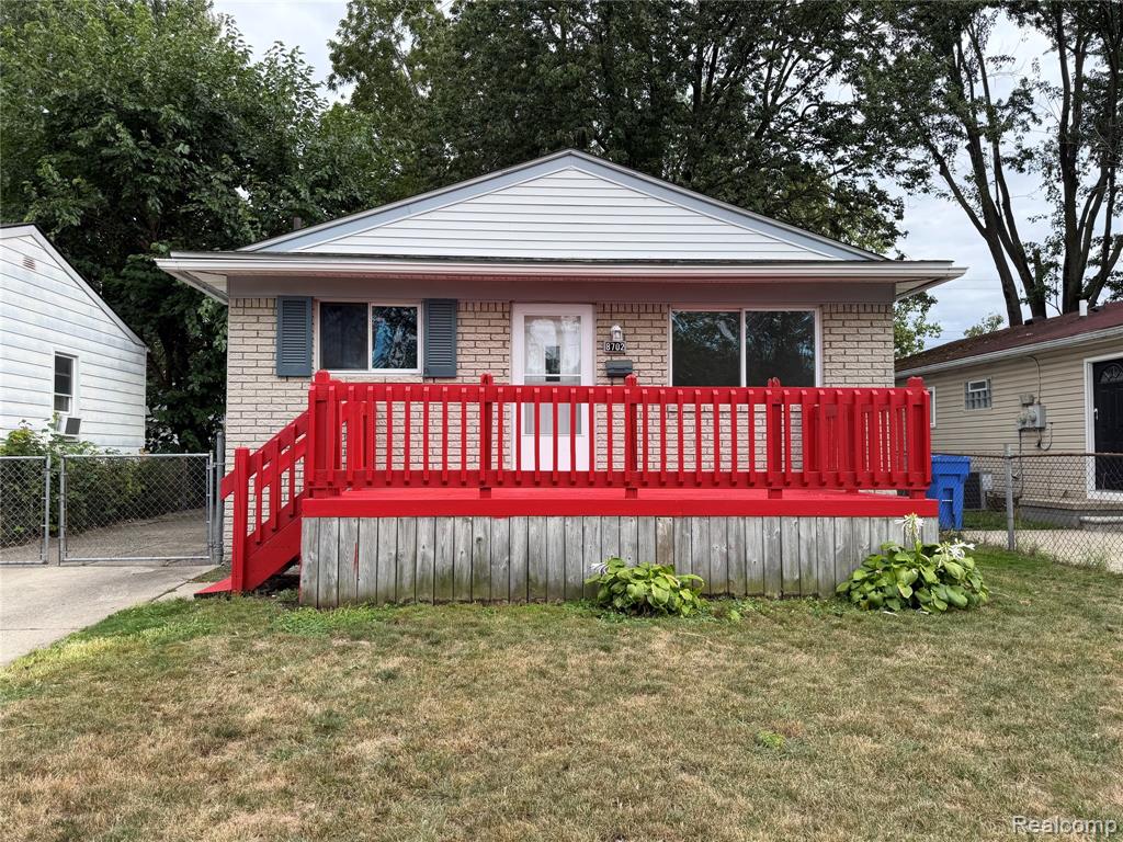 8702 CHALMERS Avenue, Warren, MI 48089