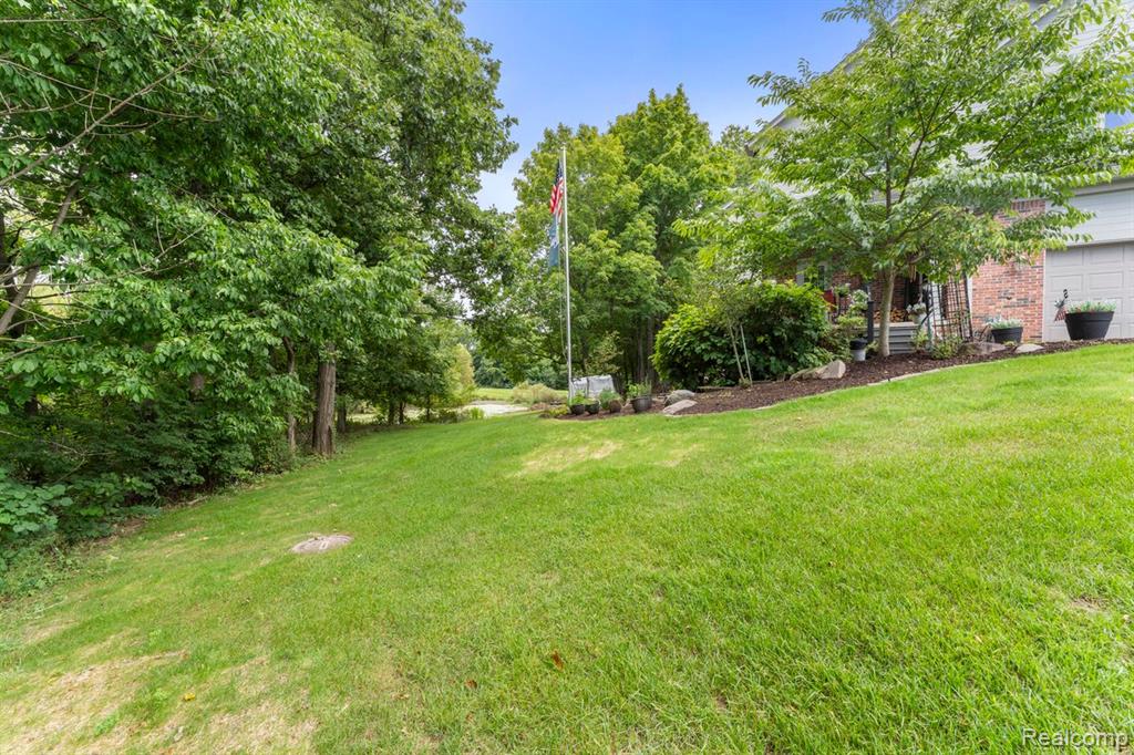 6775 Carlyle Crossing, West Bloomfield, MI — Photo 17