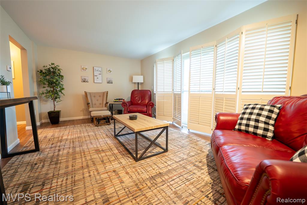 804 S Oak Brook Ridge Drive, 149, Rochester Hills, MI 48307 — Photo 9